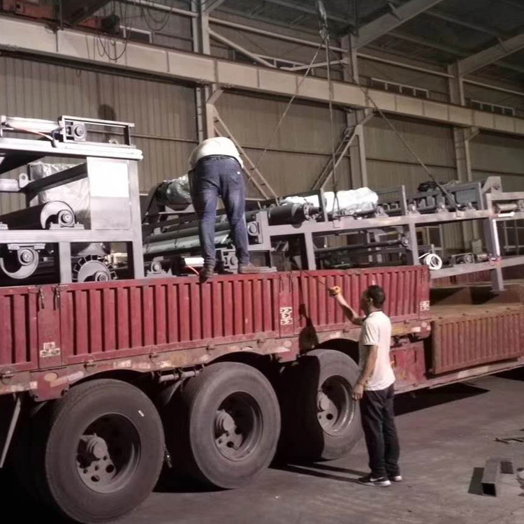 2.5m帶式壓濾機(jī)發(fā)貨 2.5m帶式壓濾機(jī)發(fā)貨